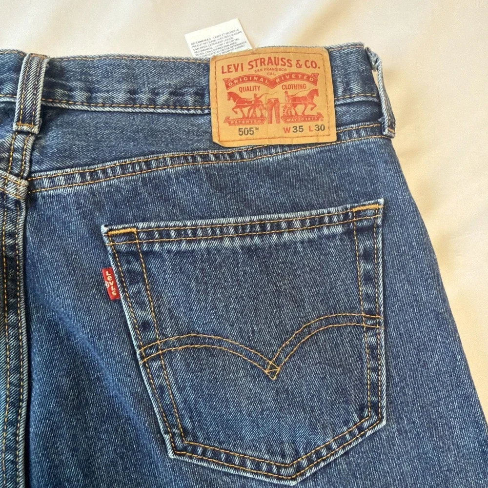 Levi's 505 Men's Original Fit Jeans - Medium Wash W35 L30 - Picture 8 of 9